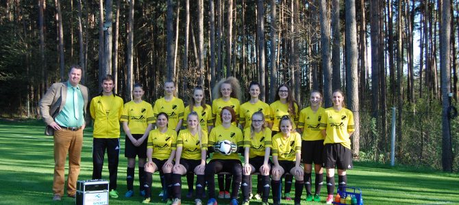 U17w: Neue Trainingsshirts von M. Ruthardt Unternehmensberatung U17w: Neue Trainingsshirts von M. Ruthardt Unternehmensberatung